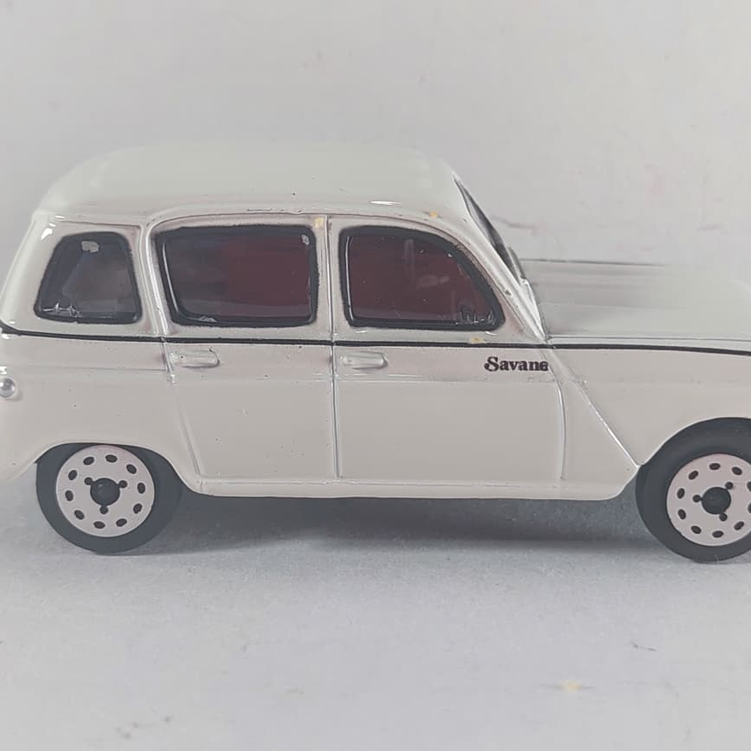 Renault 4, blanco Escala 1:43 MARCA BURAGO 3