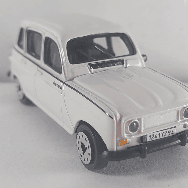 Renault 4, blanco Escala 1:43 MARCA BURAGO 1