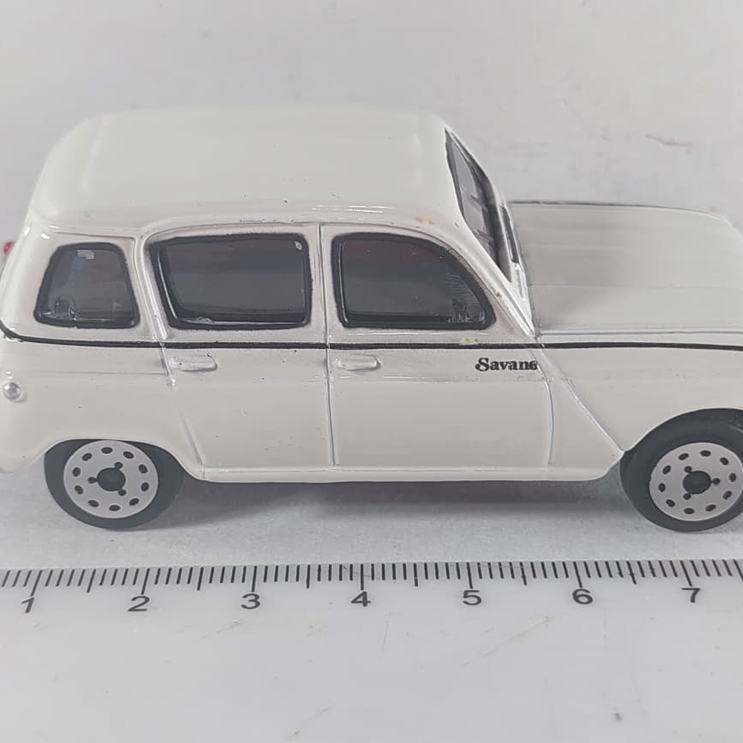 Renault 4, blanco Escala 1:43 MARCA BURAGO 4