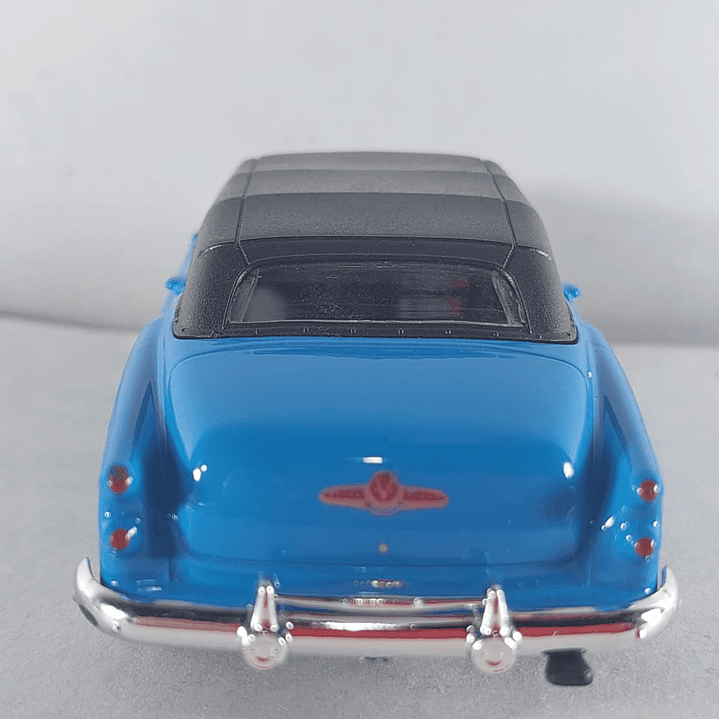 Buick Skylark AZUL Escala 1:36 marca welly 2