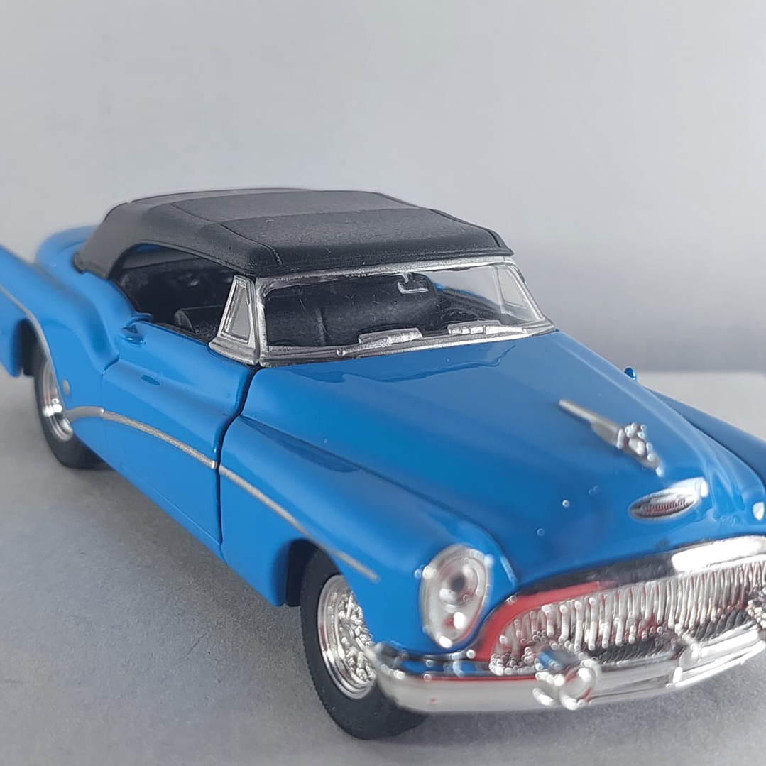 Buick Skylark AZUL Escala 1:36 marca welly 4