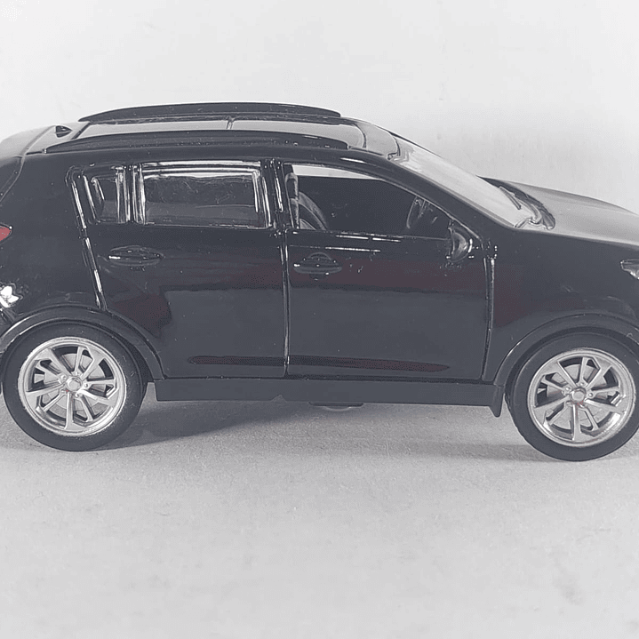 Kia sportage negro 2015  1/36 LED 4