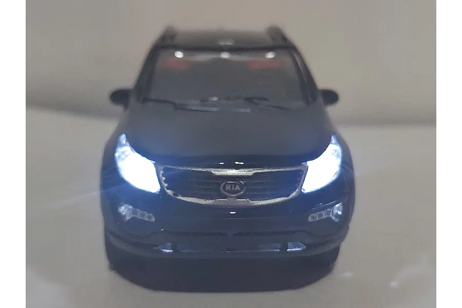 Kia sportage negro 2015  1/36 LED