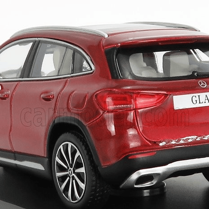 MERCEDES BENZ GLA  H247  ROJO ESCALA 1/43 SPARK 2