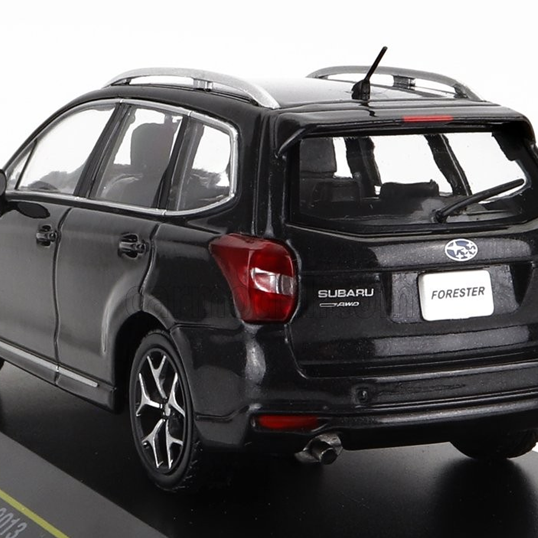 Subaru Forester  Escala 1-43 marca FIRST 43 2
