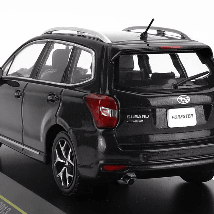 Subaru Forester  Escala 1-43 marca FIRST 43 2