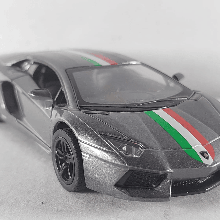 LAMBORGHINI AVENTADOR  1/36 gris MARCA kinsmart BANDERA 1