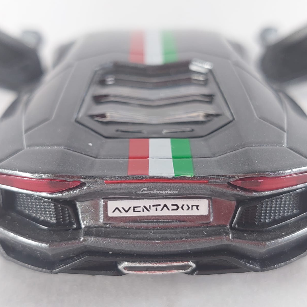 LAMBORGHINI AVENTADOR  1/36 gris MARCA kinsmart BANDERA 4