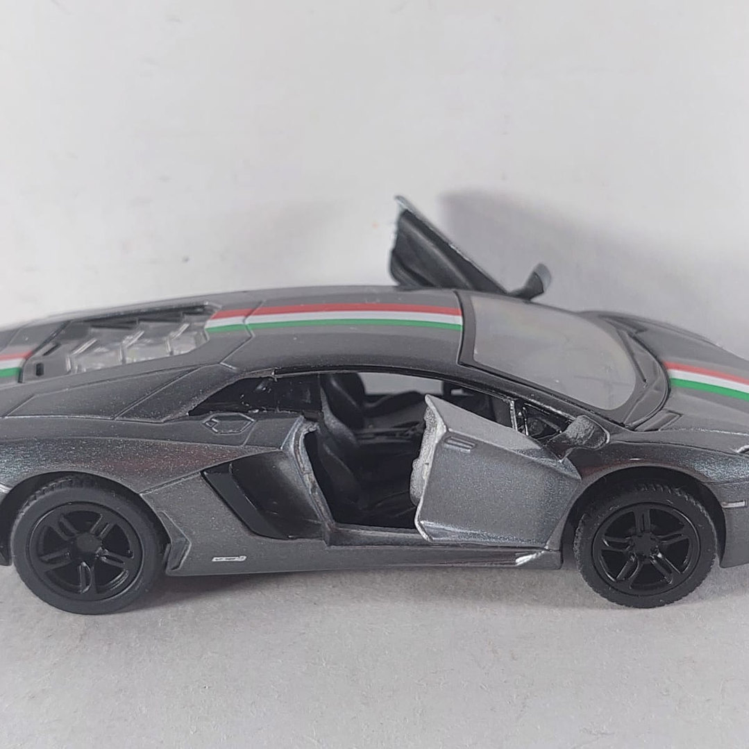 LAMBORGHINI AVENTADOR  1/36 gris MARCA kinsmart BANDERA 5