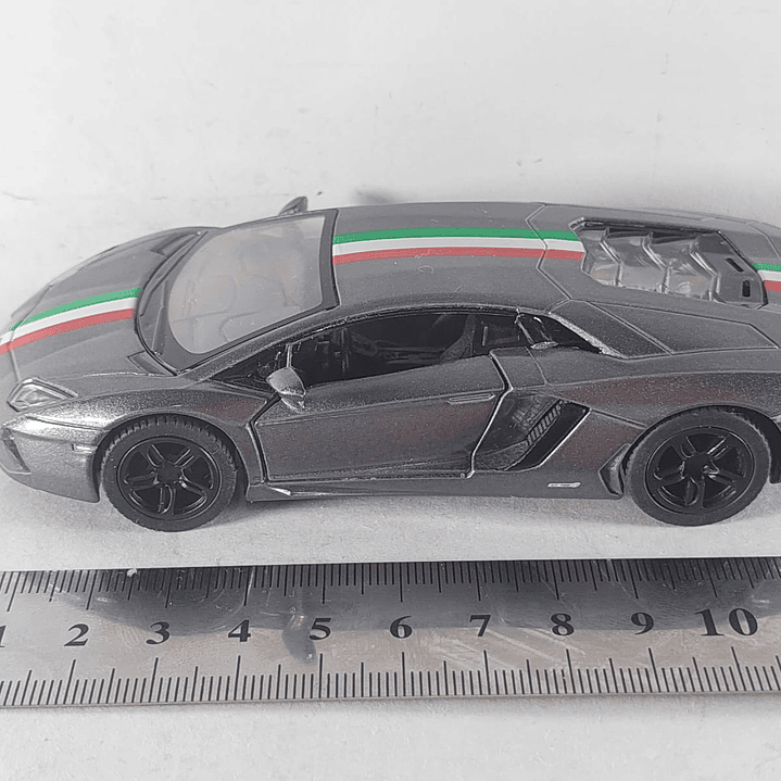 LAMBORGHINI AVENTADOR  1/36 gris MARCA kinsmart BANDERA 6