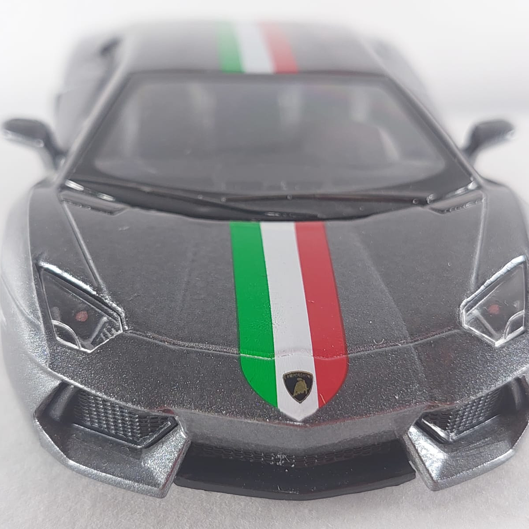 LAMBORGHINI AVENTADOR  1/36 gris MARCA kinsmart BANDERA 7