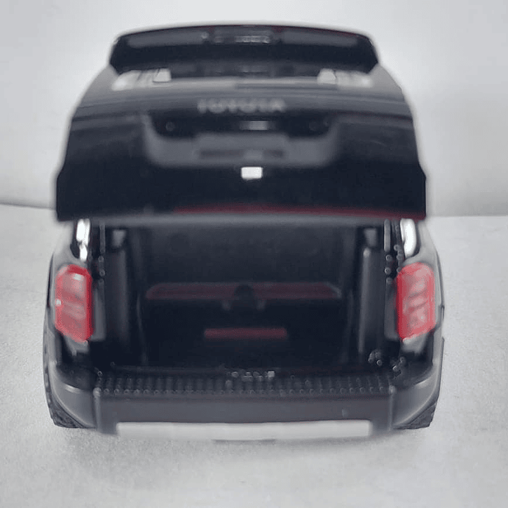 Toyota Prado 2025 ,negra Escala 1/32  2