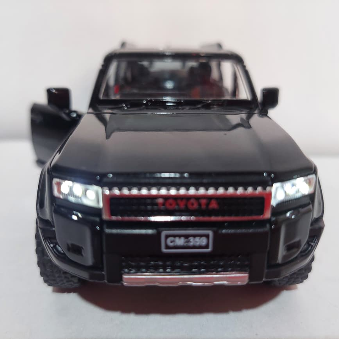 Toyota Prado 2025 ,negra Escala 1/32  3