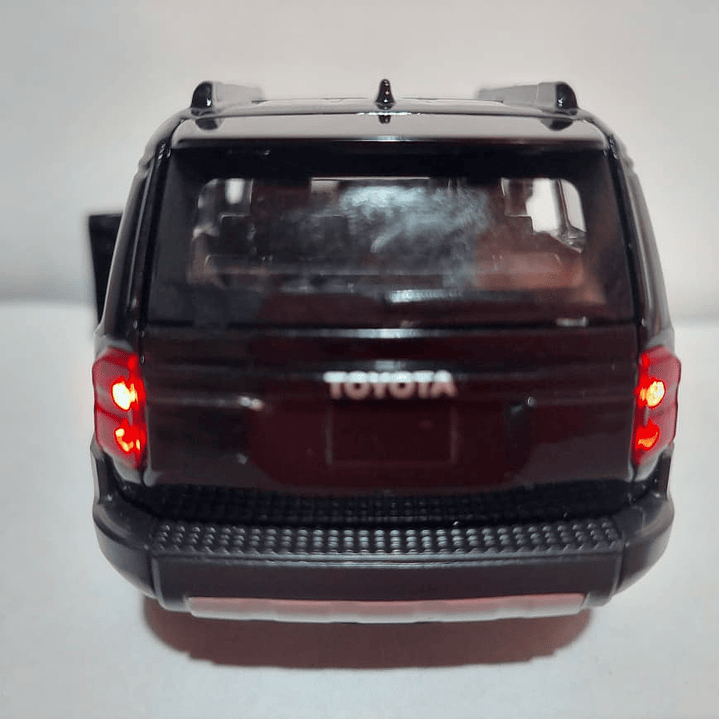 Toyota Prado 2025 ,negra Escala 1/32  5