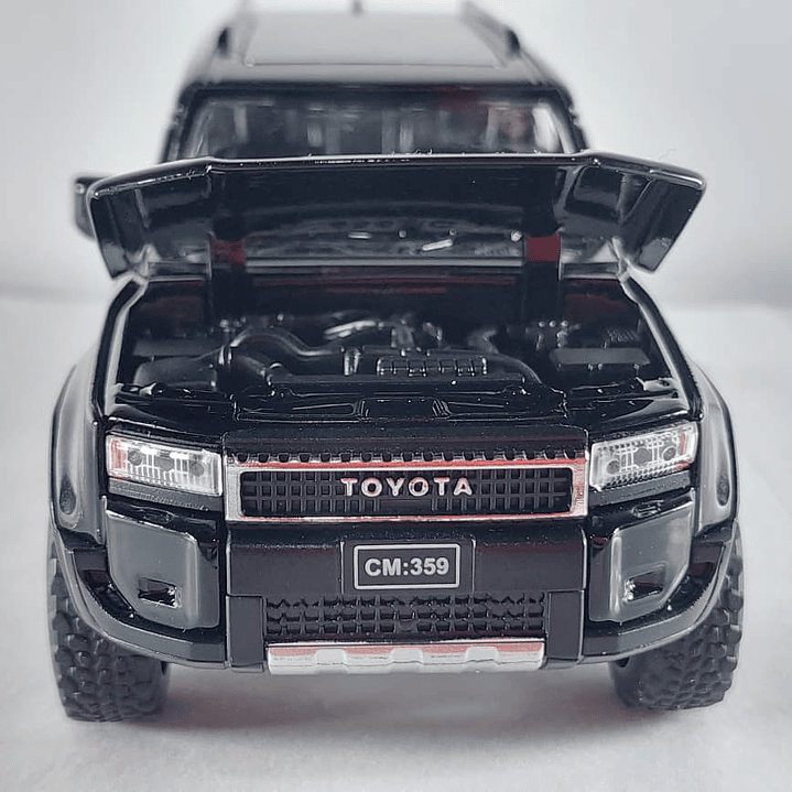Toyota Prado 2025 ,negra Escala 1/32  7