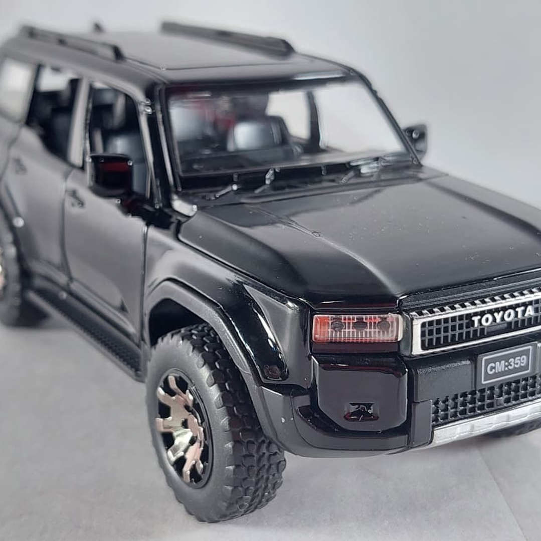 Toyota Prado 2025 ,negra Escala 1/32  1