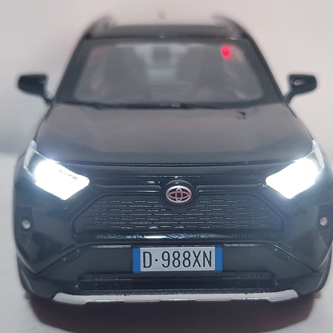 Toyota RAV4 ,negra Escala 1/32  1