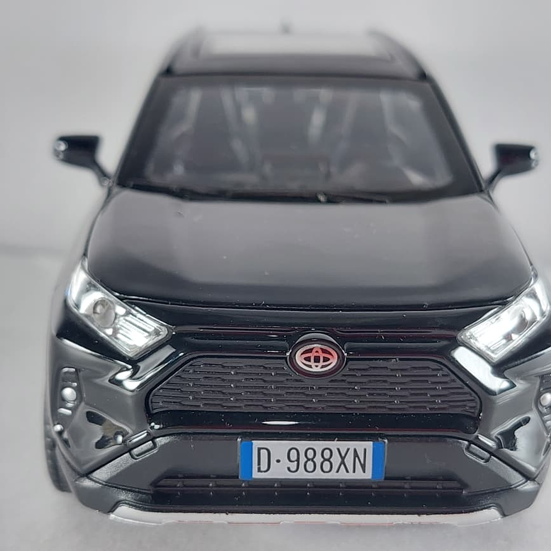 Toyota RAV4 ,negra Escala 1/32  3