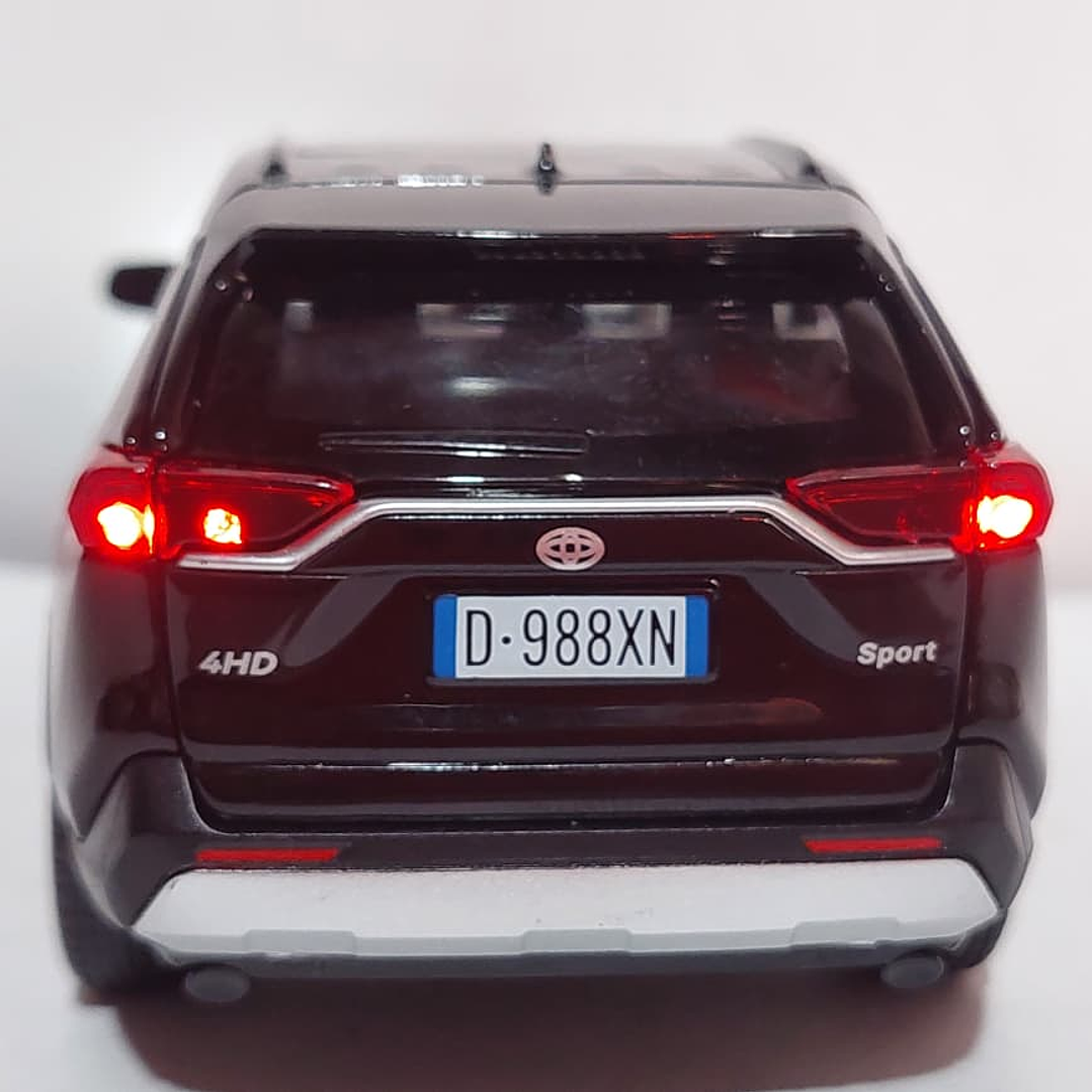 Toyota RAV4 ,negra Escala 1/32  4