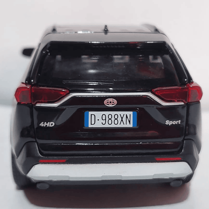 Toyota RAV4 ,negra Escala 1/32  5