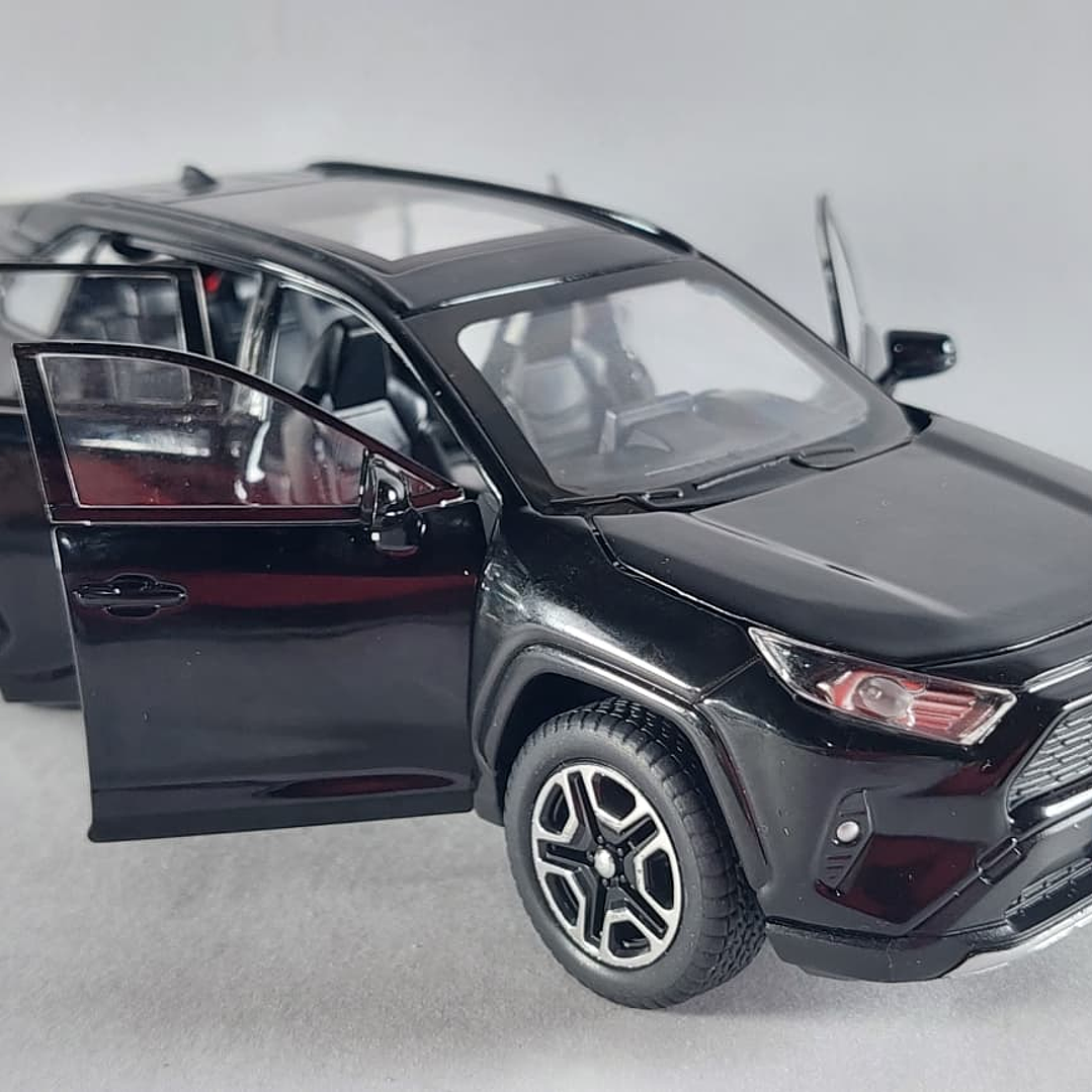 Toyota RAV4 ,negra Escala 1/32  10