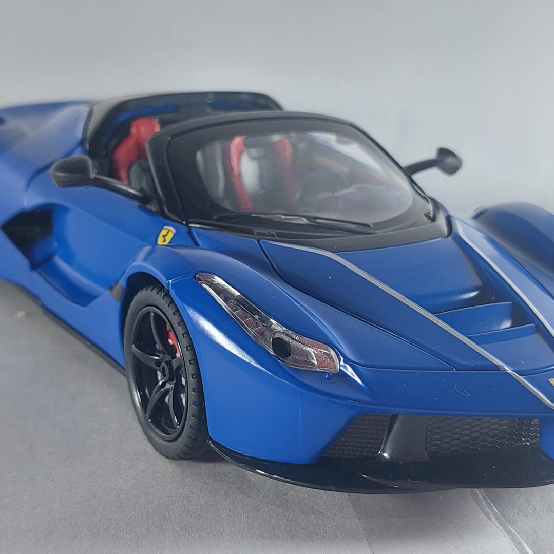 Ferrari LaFerrari  aperta AZUL, Escala 1/24 leds 1