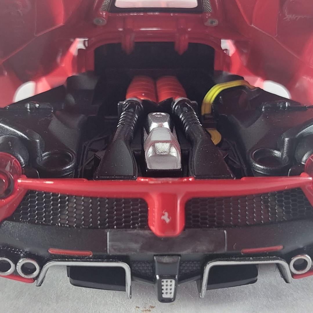 Ferrari LaFerrari  aperta ROJO LIVERY Escala 1/24 7