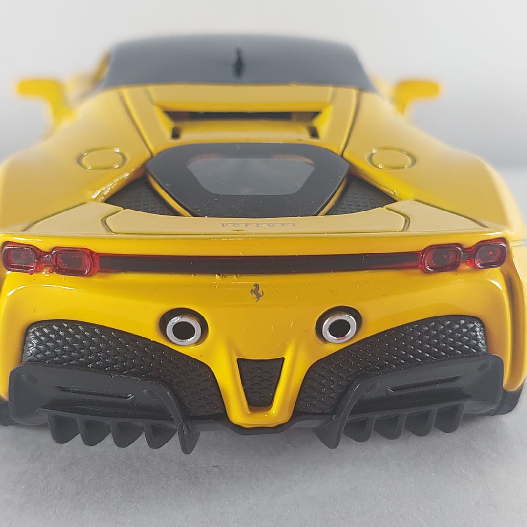 Ferrari SF 90, AMARILLO Escala 1/32, Marca CHINA  4
