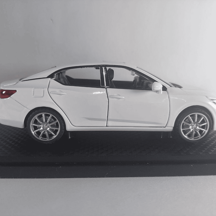 Nissan SENTRA  2020 , Escala 1-32 marca china luces Led 3