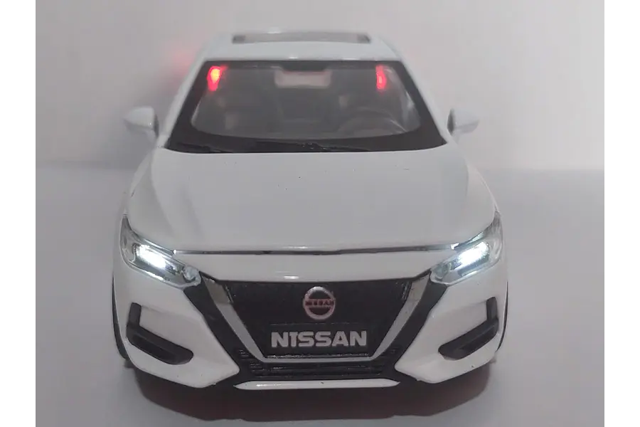Nissan SENTRA  2020 , Escala 1-32 marca china luces Led