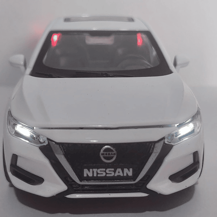 Nissan SENTRA  2020 , Escala 1-32 marca china luces Led 1