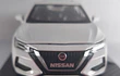 Nissan SENTRA  2020 , Escala 1-32 marca china luces Led