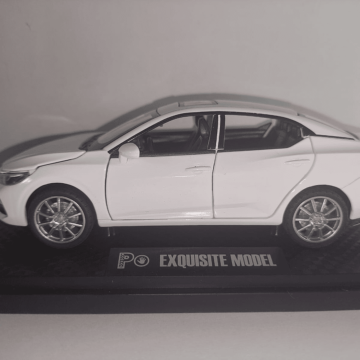 Nissan SENTRA  2020 , Escala 1-32 marca china luces Led 10