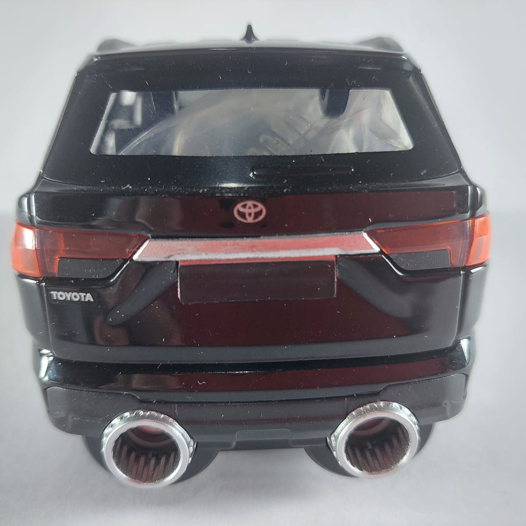 TOYOTA SEQUOIA NEGRA MARCA CHINA LUCES LED- 2