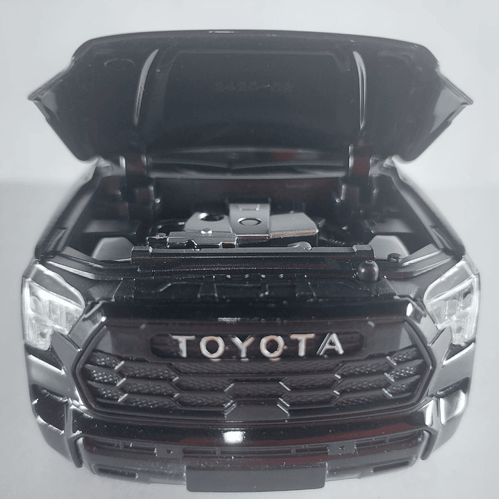 TOYOTA SEQUOIA NEGRA MARCA CHINA LUCES LED- 8