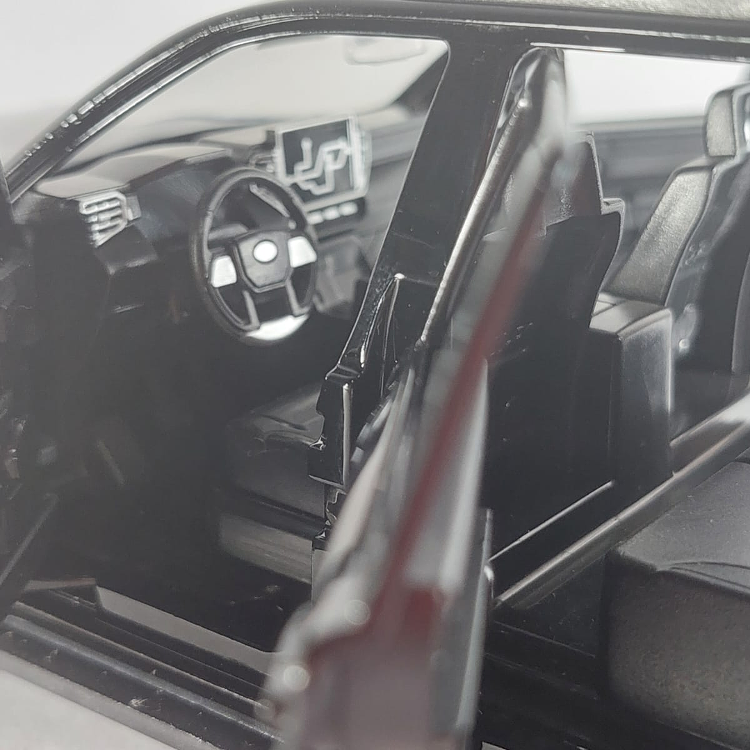 TOYOTA SEQUOIA NEGRA MARCA CHINA LUCES LED- 13