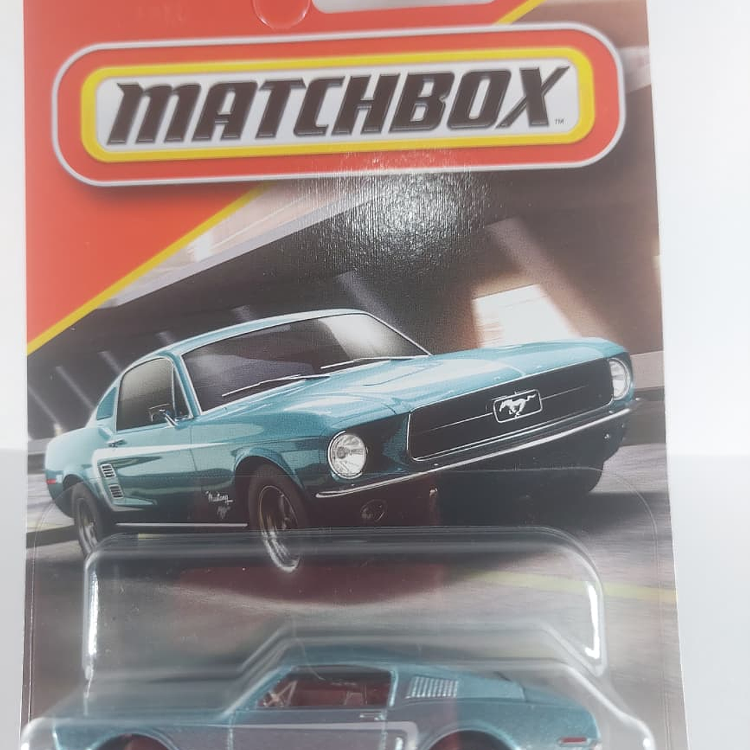 FORD MUSTANG FASTBACK 1968 MATCHBOX Escala 1-64 1