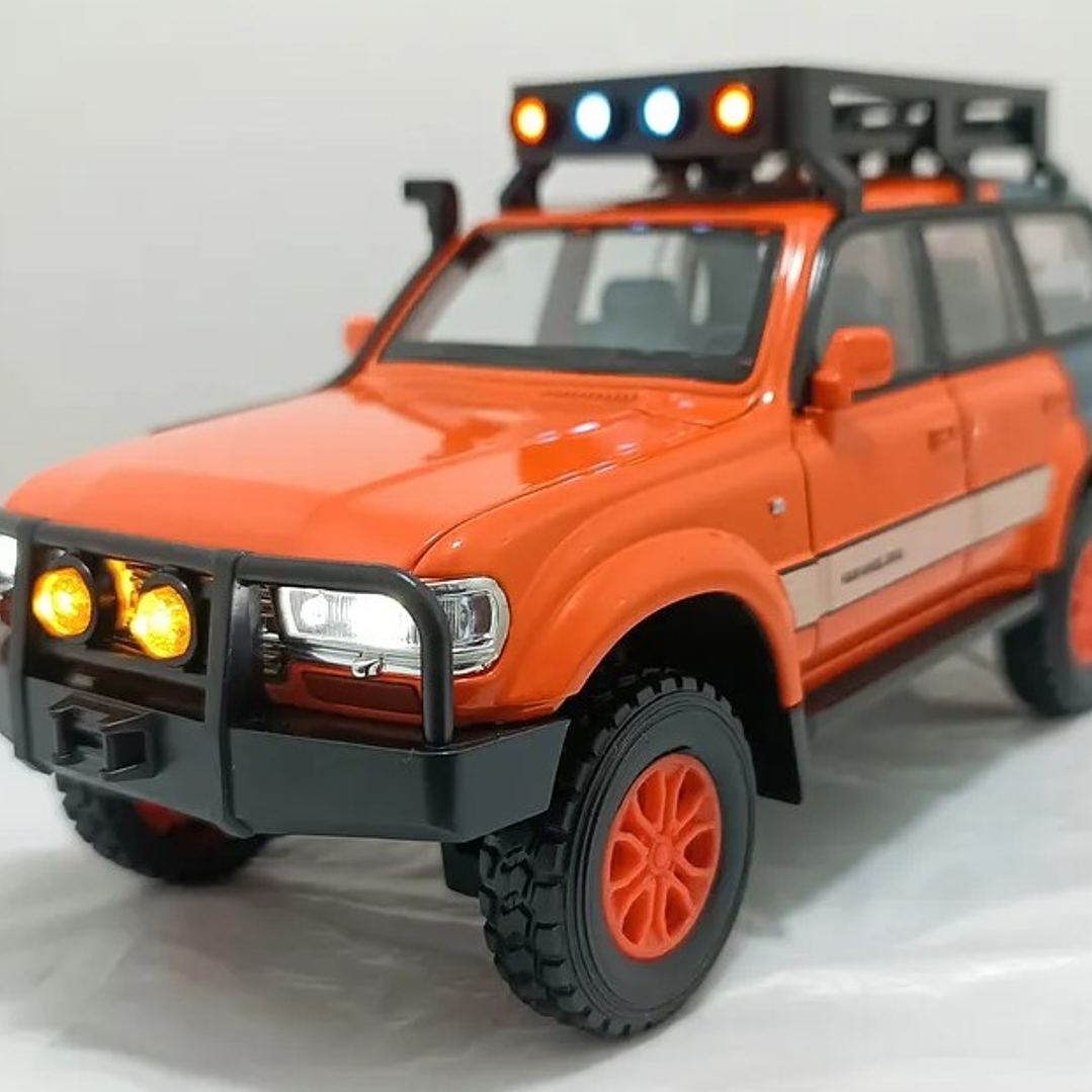 TOYOTA LC80, MARCA CHE ZHI, ESCALA 1/24 NARANJA 2