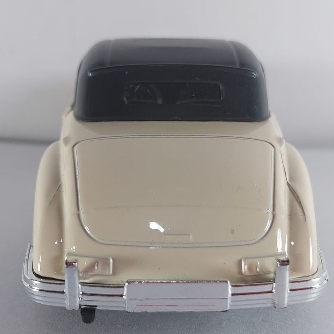 Mercedes Benz 300S W188 , Escala 1/36, marca china 2