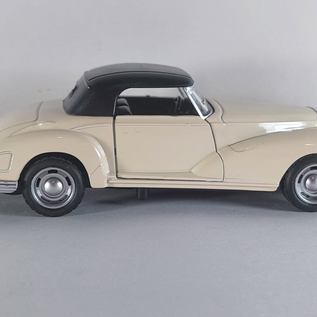 Mercedes Benz 300S W188 , Escala 1/36, marca china 3