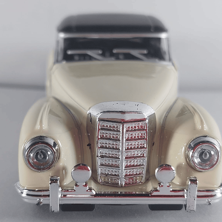 Mercedes Benz 300S W188 , Escala 1/36, marca china 5