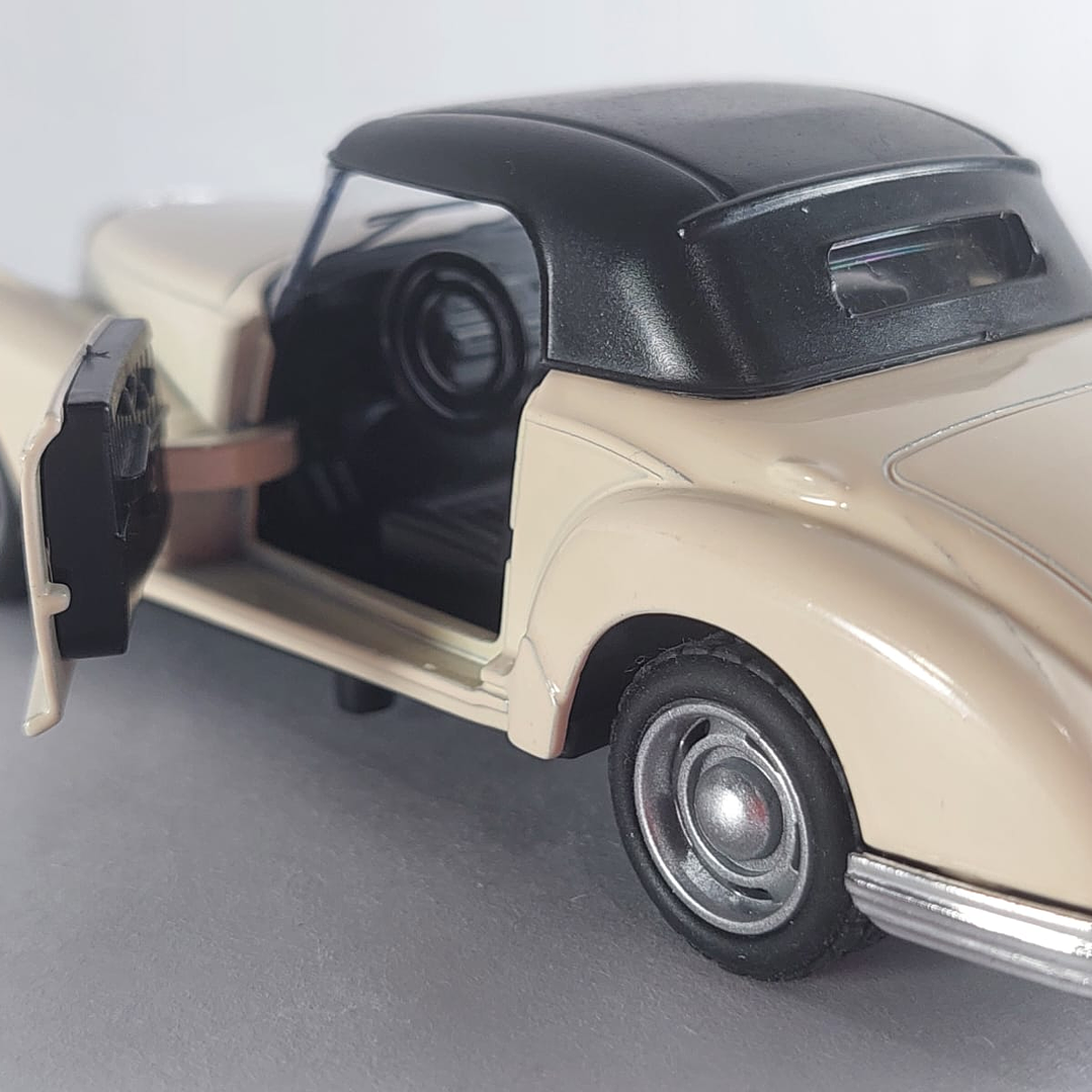 Mercedes Benz 300S W188 , Escala 1/36, marca china 6