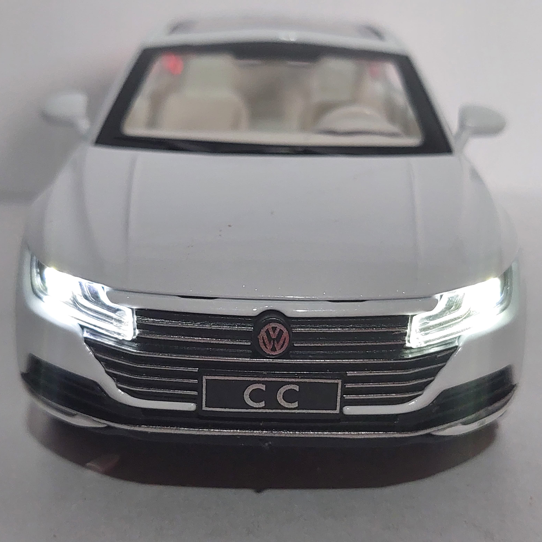 VOLKSWAGEN Beetle GSR  Escala 1-32-  2