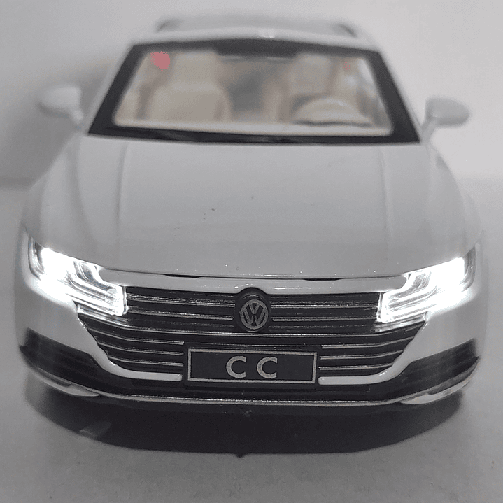 VOLKSWAGEN Beetle GSR  Escala 1-32-  2