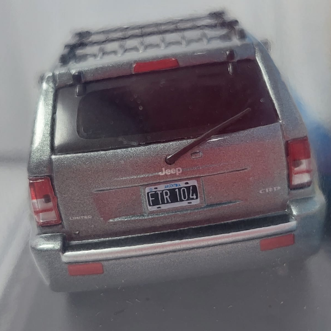 JEEP GRAND CHEROKEE cdr 2006 Marca: IXO 1/43 3