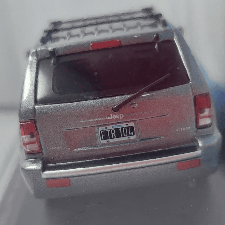 JEEP GRAND CHEROKEE cdr 2006 Marca: IXO 1/43 3