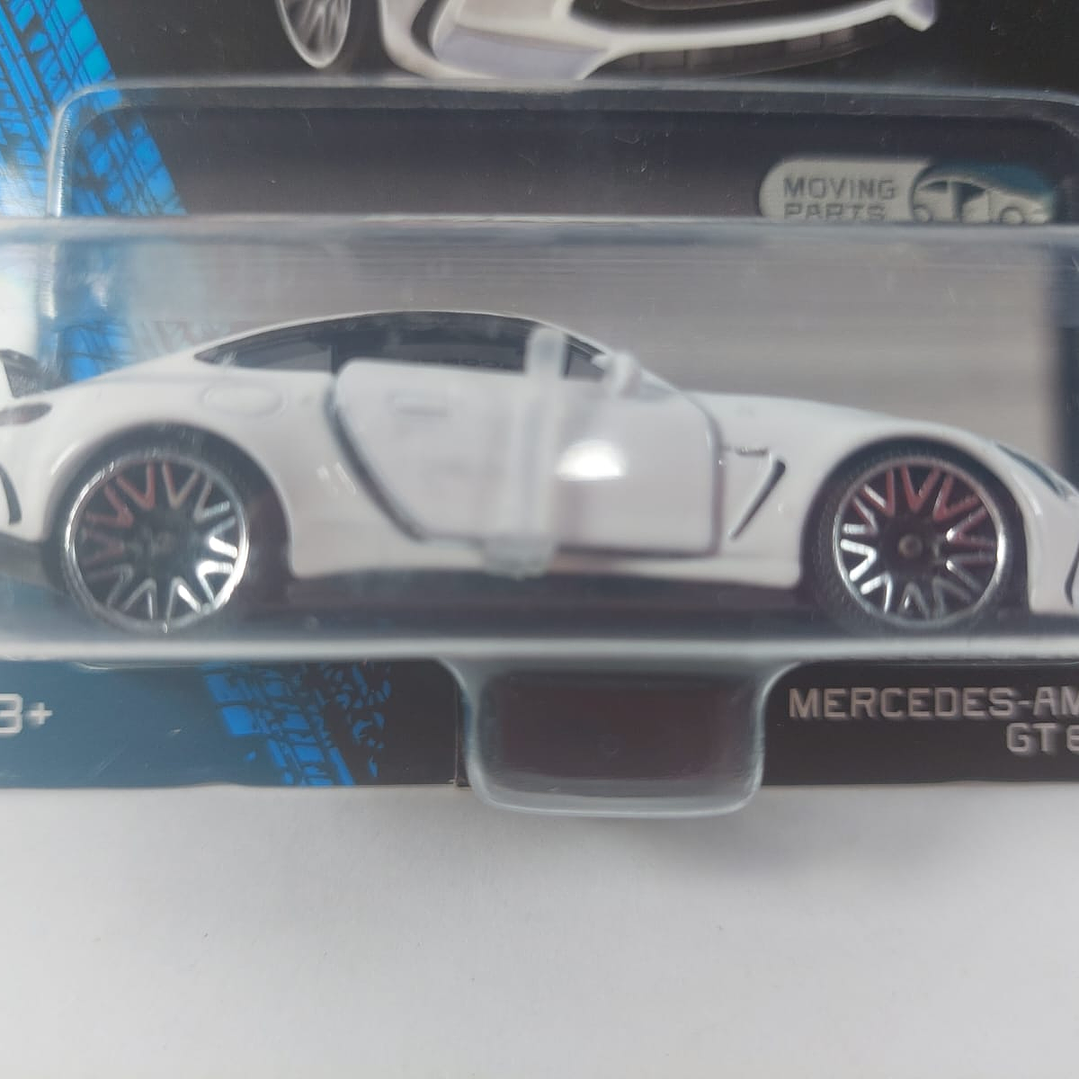 Mercedes Benz AMG Gt63 Escala 1/64 Marca Majorette  2
