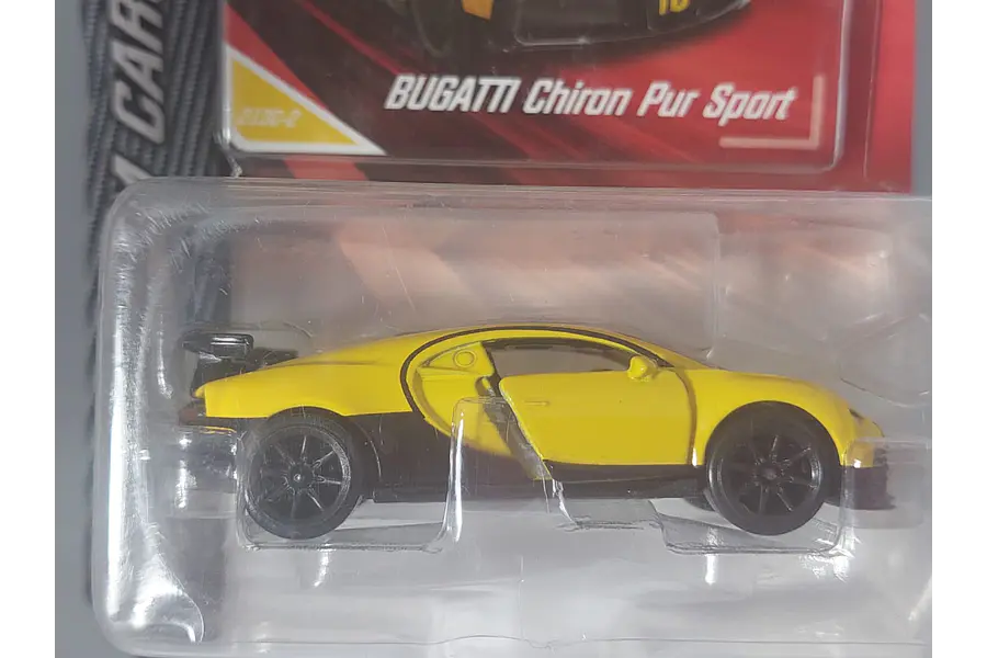 Bugatti Chiron pur sport Majorette escala 1/64 amarillo