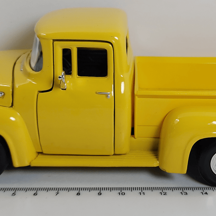 FORD F 100 1956, Escala 1/24 color amarillo 6