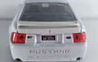 FORD MUSTANG  GT 1999 blanco marca Welly, Escala 1-32